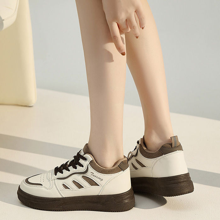 Ladies sporty training shoes with cushioned sole and breathable inserts Mune Fashion