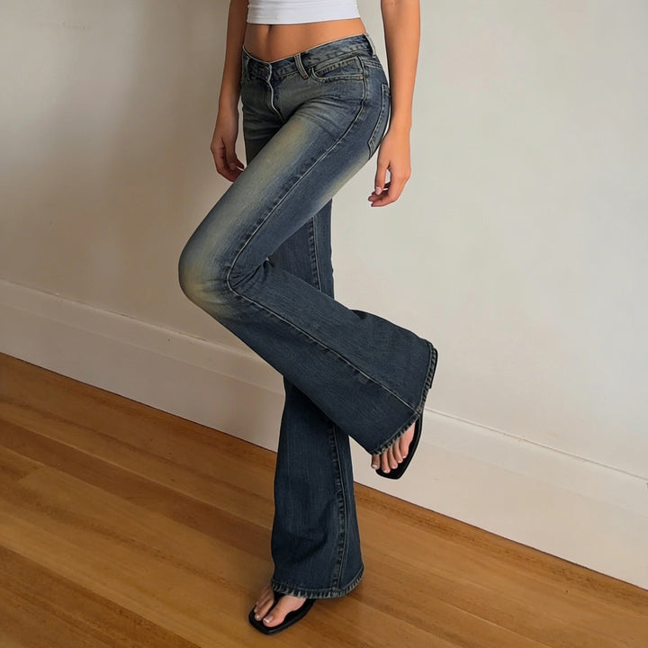 Ladies flared jeans with used effect, whiskering and flared leg Mune Fashion