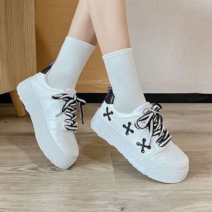 Women's sneaker with fashionable design and sturdy sole Mune Fashion