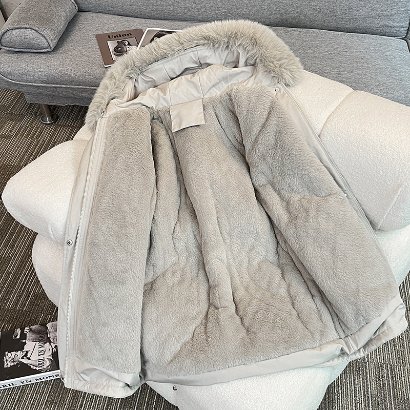 Ladies Fashionable Winter Parka with Cozy Inner Lining and Practical Pockets Mune