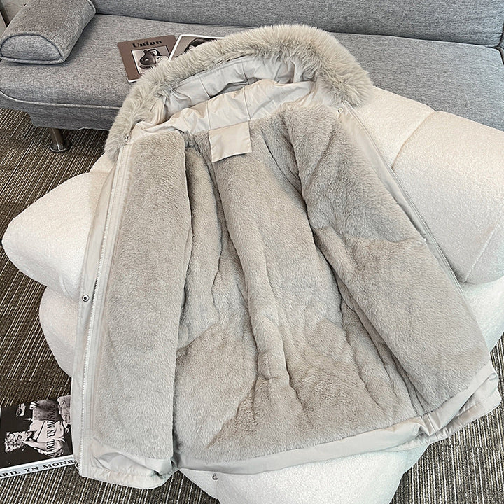 Ladies Fashionable Winter Parka with Cozy Inner Lining and Practical Pockets Mune