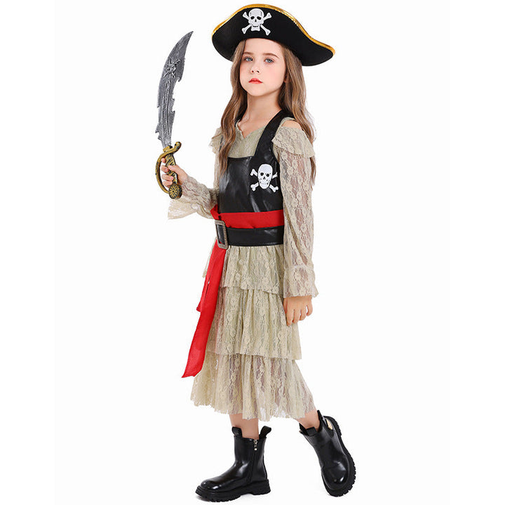 Girl Pirate Costume with Heart-Shaped Details and Decorated Hat Mune Fashion