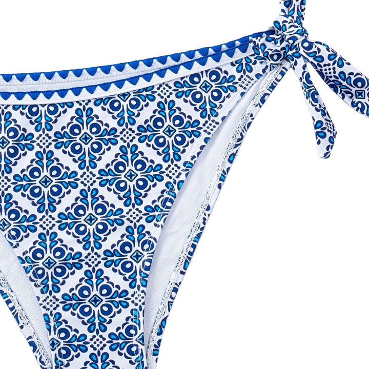 Women's Triangle Bikini with Playful Knot Design Mune Fashion