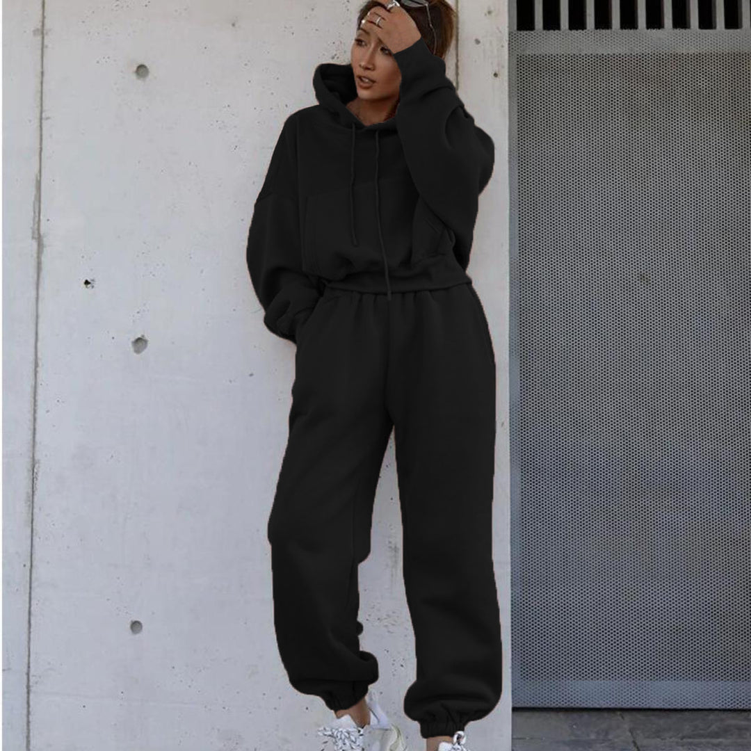 Women's cozy short hoodie and high-waisted joggers set Mune Fashion
