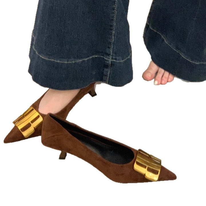 Women Elegant pointed velvet look kitten-heel pumps with distinctive metal buckle Mune Fashion