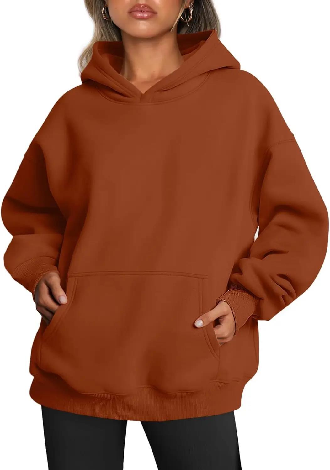 Women's oversized hoodie with extended silhouette and kangaroo pocket Mune Fashion