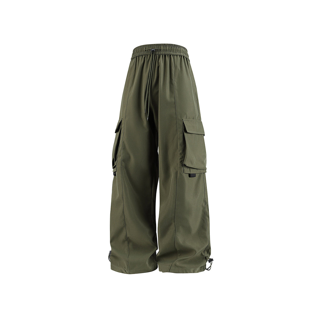 Men's wide utility cargo pants in baggy cut with drawstring waistband, large flap pockets, and adjustable leg hems Drune