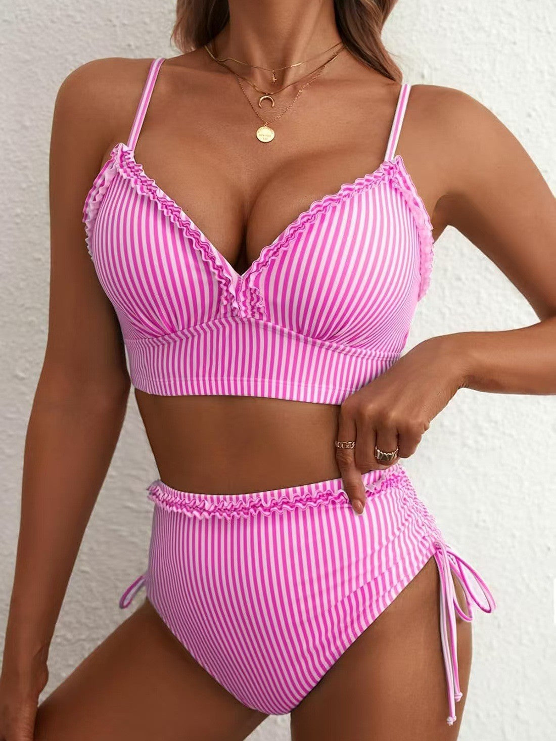 Women's bikini set with cute ruffle detail and high-waisted cut Mune Fashion