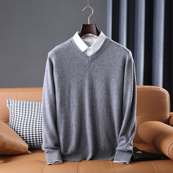 Men's Slim Fit Round Neck Sweater made of fine Cashmere Blend with subtle Rib Edge