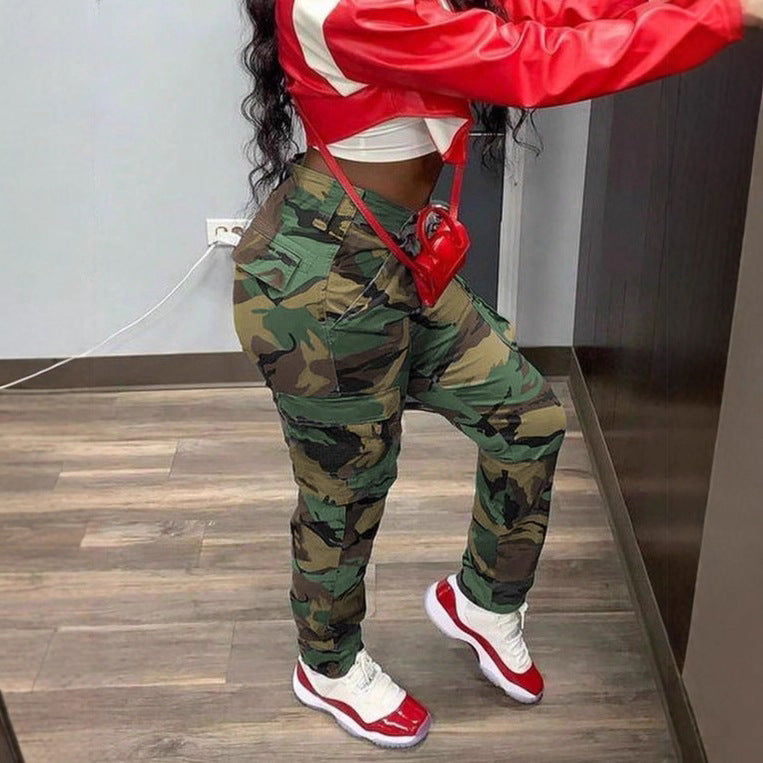 Women's cargo pants in camouflage look with high waist fit and slim leg line Mune Fashion