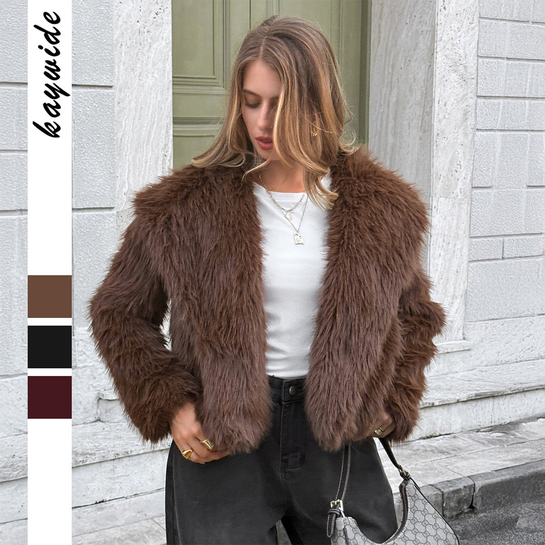Women's short faux fur coat with wide standing collar, dense pile and warming inner lining Mune Fashion