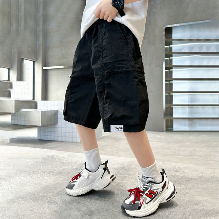 Unisex Cargo Shorts with practical pockets from Mune Fashion