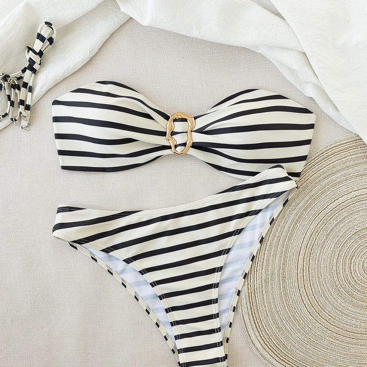 Women's bandeau bikini with trendy striped pattern and fashionable ring detail Mune Fashion