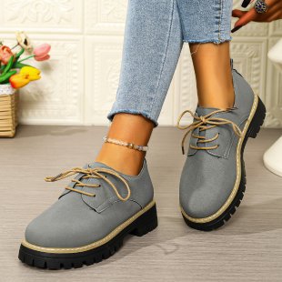 Ladies' platform lace-up shoes in Oxford style with velvet look and profiled rubber sole Mune Fashion