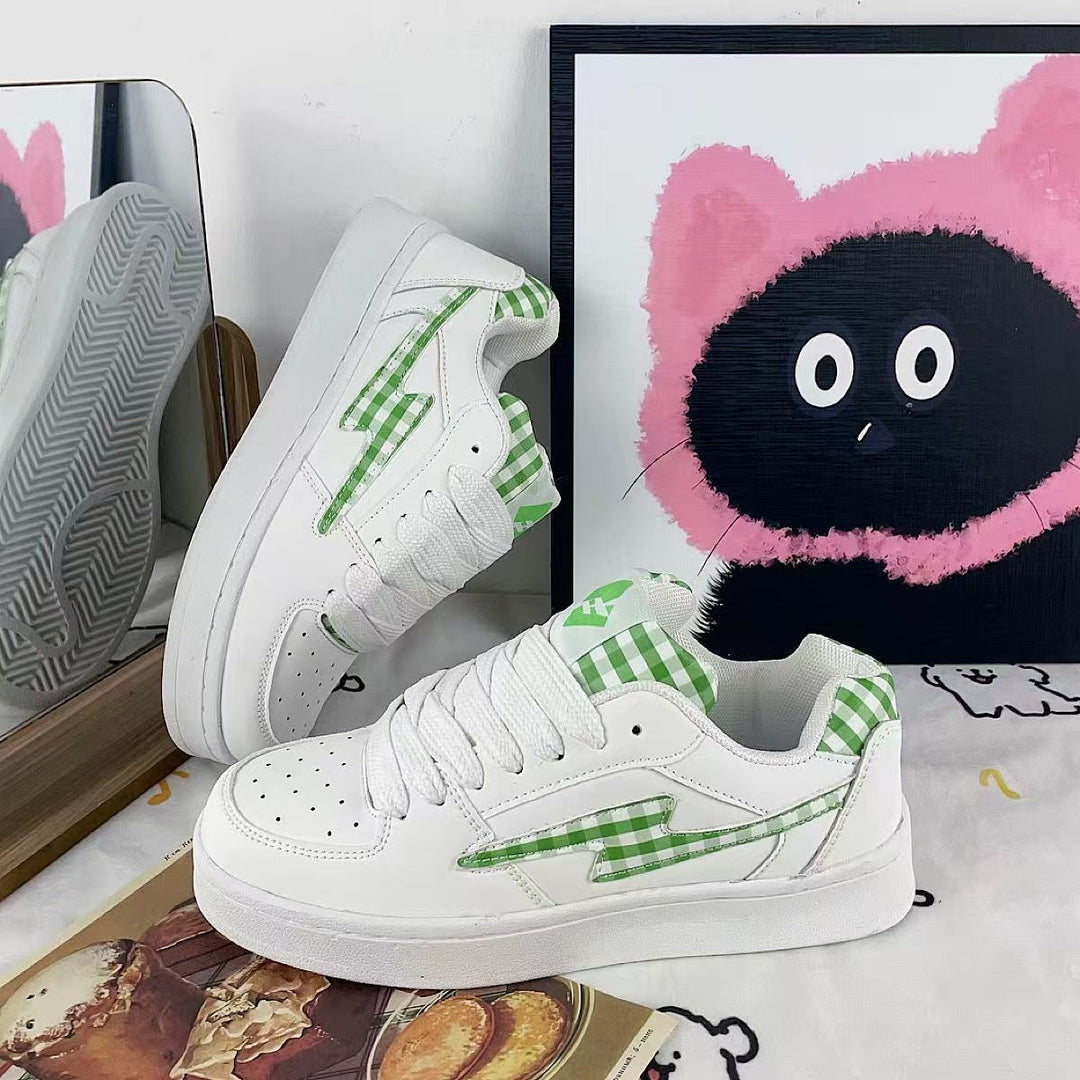 Women's sneakers in a modern check design with breathable materials Mune Fashion