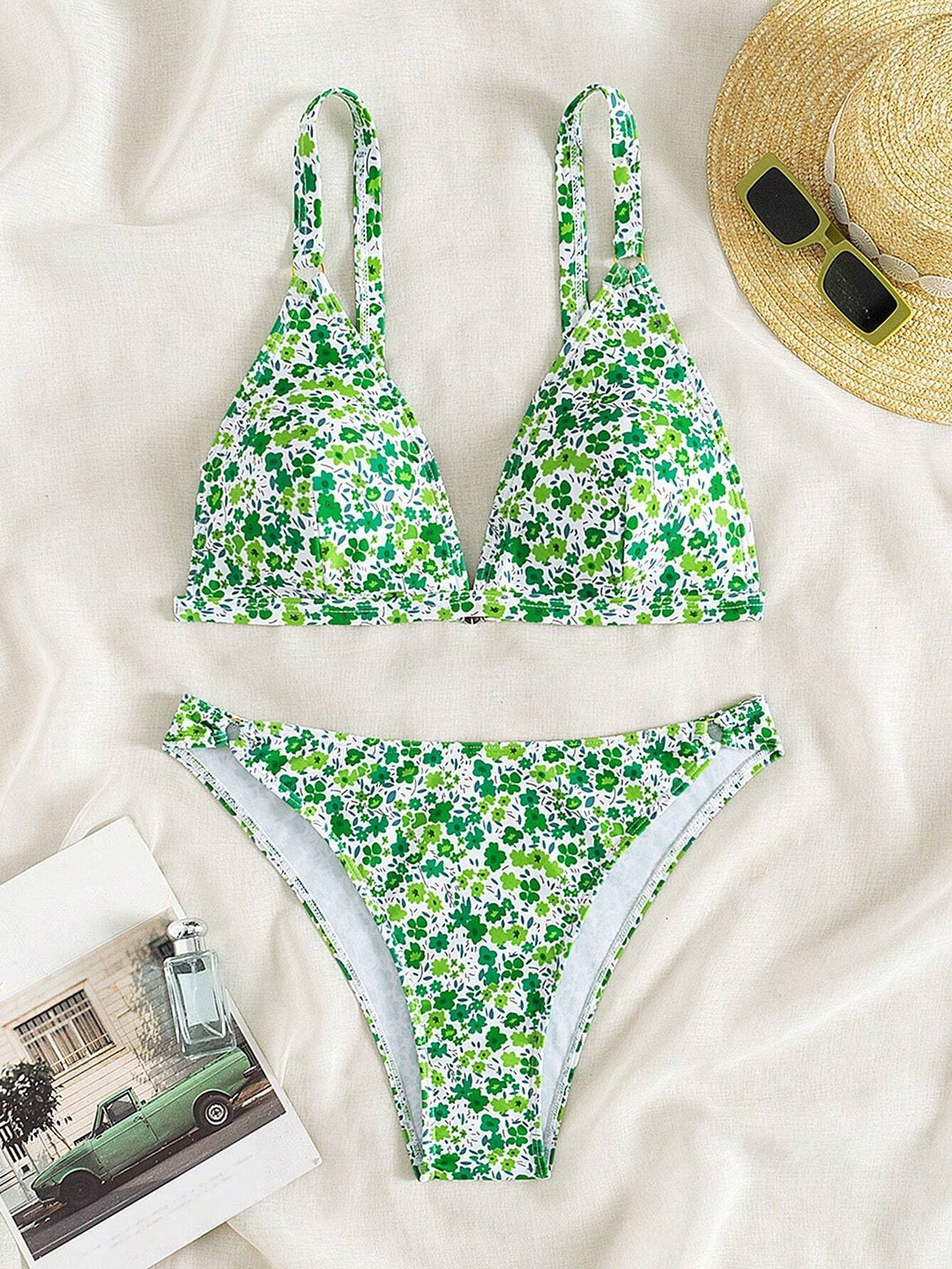 Women's Triangle Bikini with Romantic Floral Pattern Mune Fashion