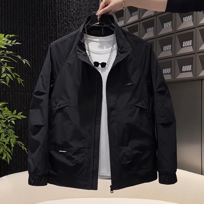Men's Lightweight Windbreaker with Practical Storage Mune Fashion