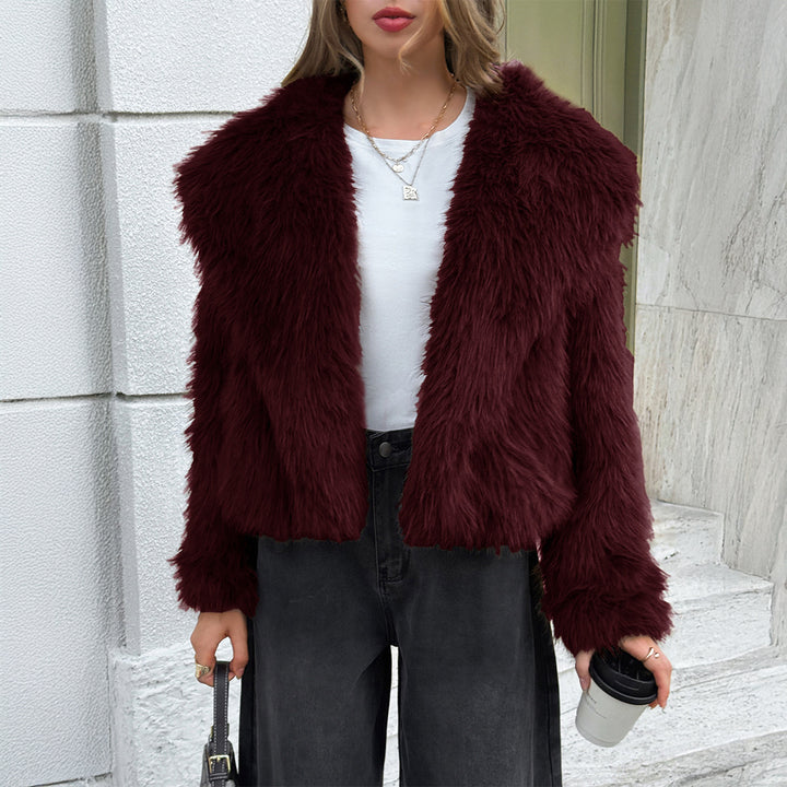 Women's short faux fur coat with wide standing collar, dense pile and warming inner lining Mune Fashion