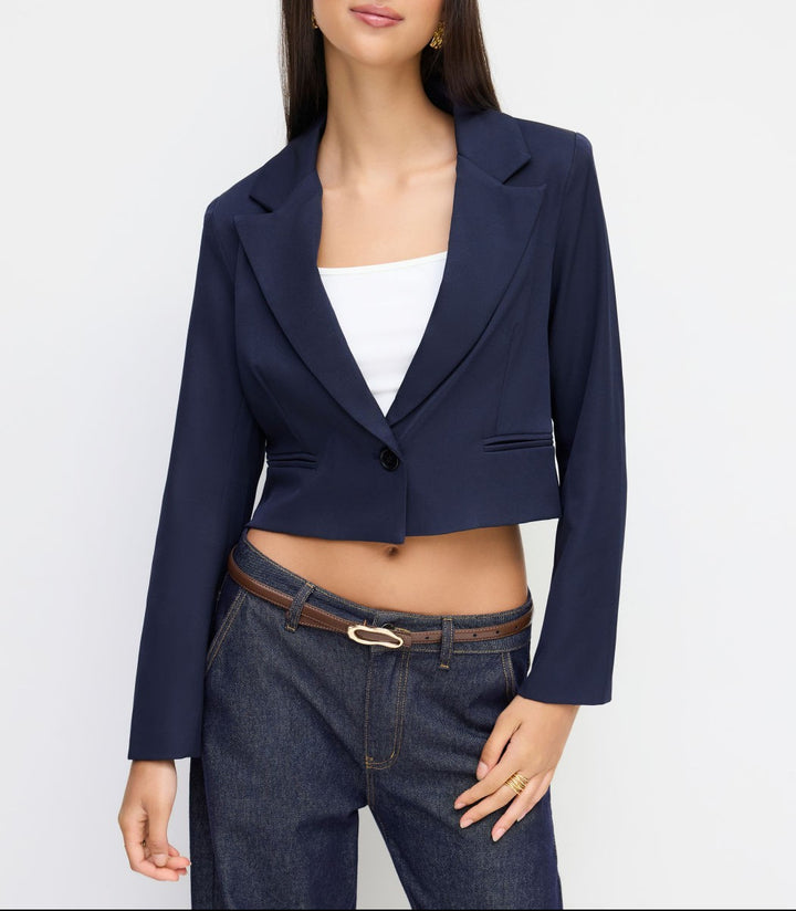 Women's cropped blazer with notch lapel and single-button closure Drune