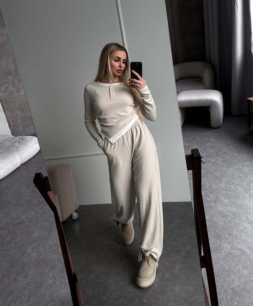 Women's loungewear set made of soft modal with Henley button placket and wide high-waist lounge pants Mune Fashion