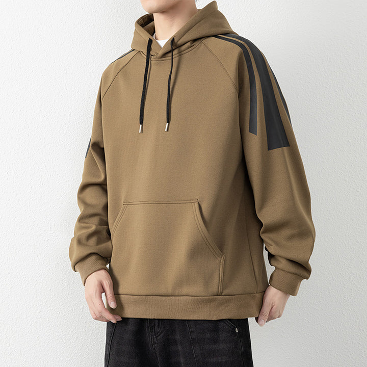 Men's hoodie with raglan sleeves, kangaroo pocket and contrast stripes Mune Fashion