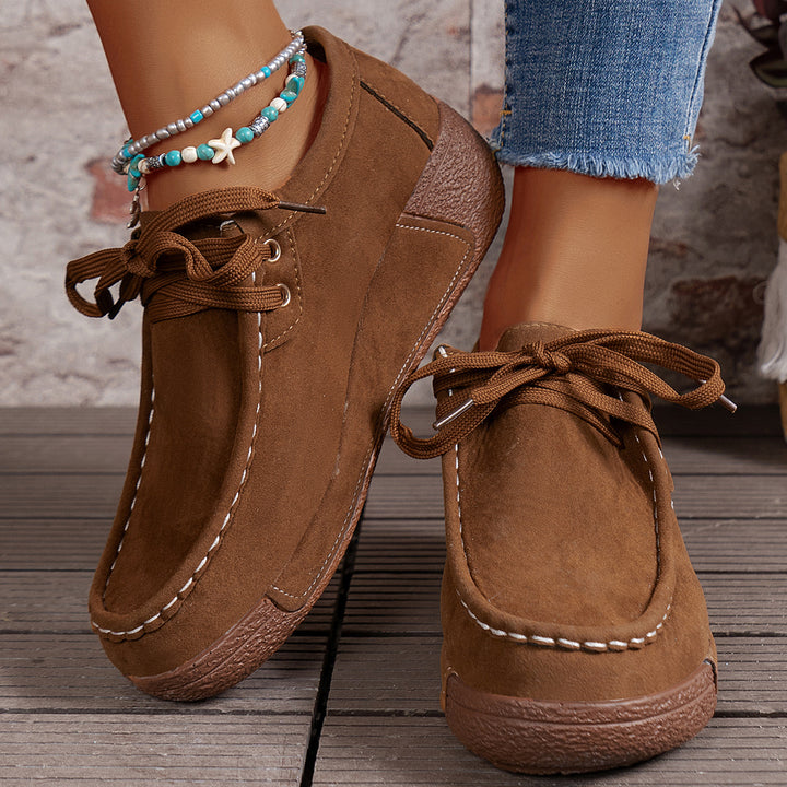 Women moccasin-style platform sneakers with suede texture, decorative hand stitching and cushioning profile sole Mune Fashion