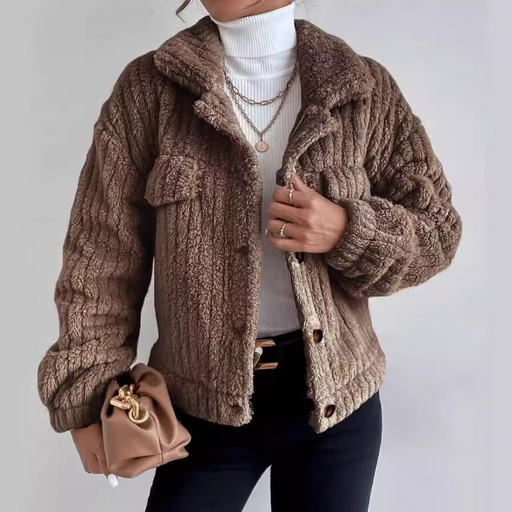 Women's cuddly teddy jacket with shirt collar, snap button closure and patch breast pockets Mune Fashion