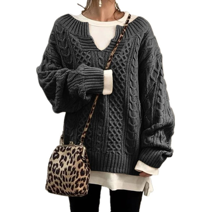Women's oversized knitted sweater with cable pattern and V-neck Mune Fashion