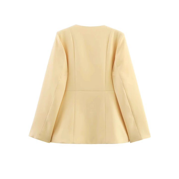 Ladies tailored blazer with round neckline, concealed button placket, patch pockets, and tailored pleat Mune Fashion