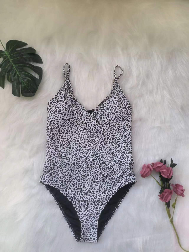 Women's One-Piece Swimsuit with Leopard Print and High Cut Mune Fashion