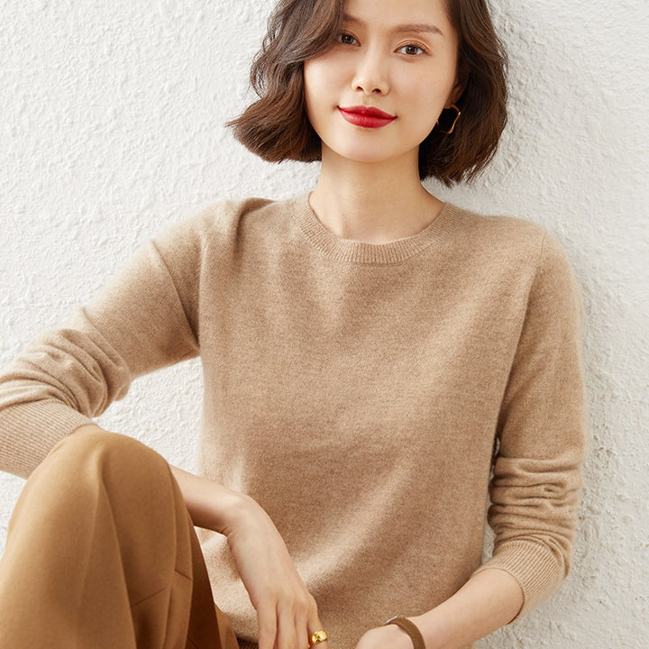 Women's Short-Cut Fine Knit Sweater with Round Neckline and Ribbed Hem Mune Fashion