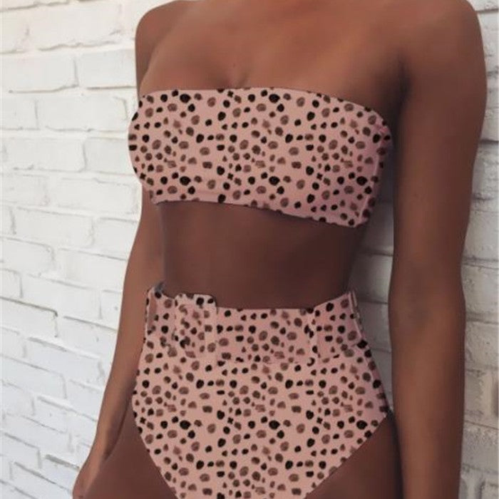 Women's bandeau bikini set with high-waisted pants and trendy belt detail Mune Fashion