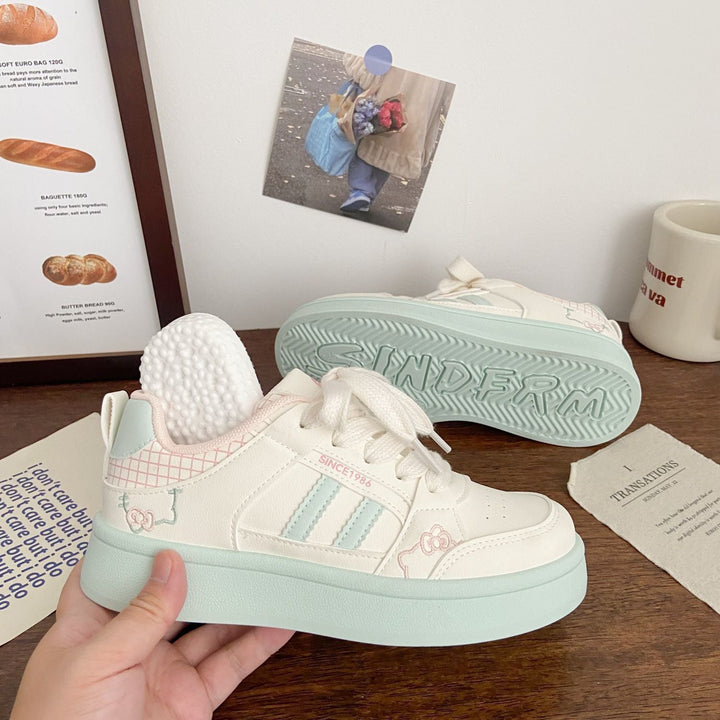 Ladies sporty sneakers with playful animal motifs and breathable outsole Mune Fashion