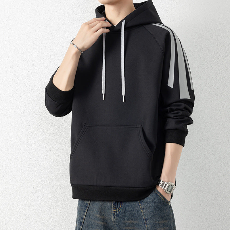 Men's hoodie with raglan sleeves, kangaroo pocket and contrast stripes Mune Fashion