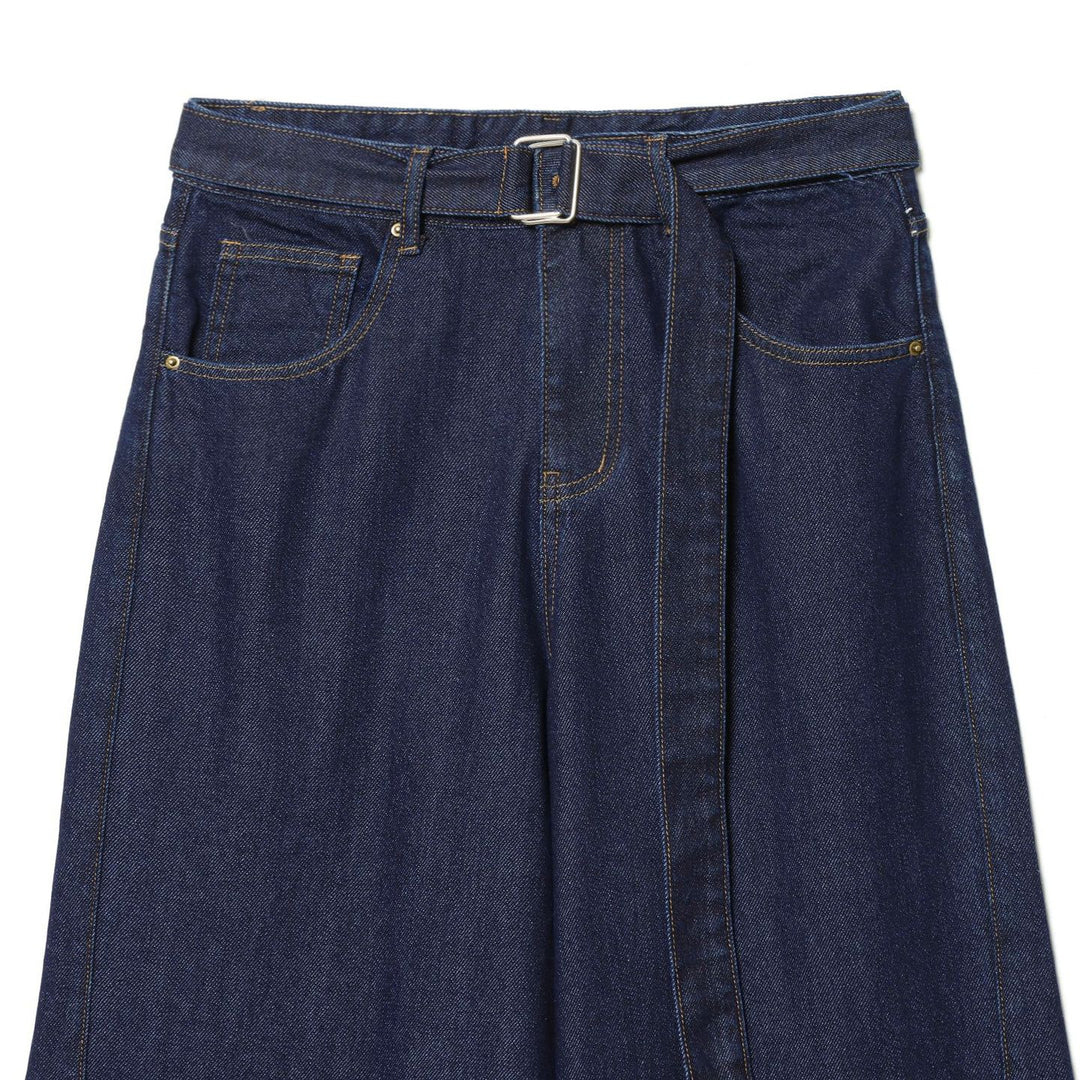 Women high-waisted jeans with wide leg, fabric belt and large front pockets Mune Fashion