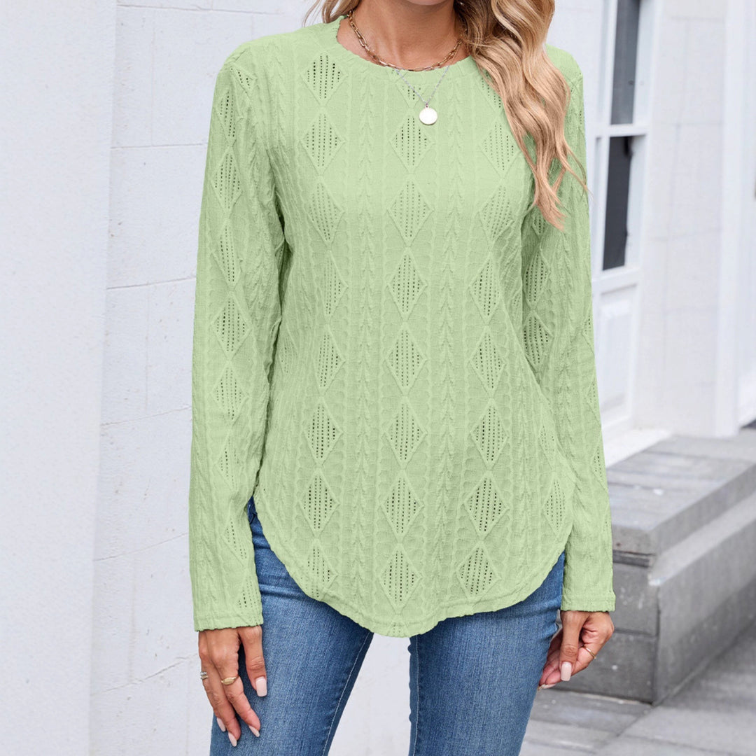 Women's finely structured knitted sweater with lace diamond pattern and rounded hem