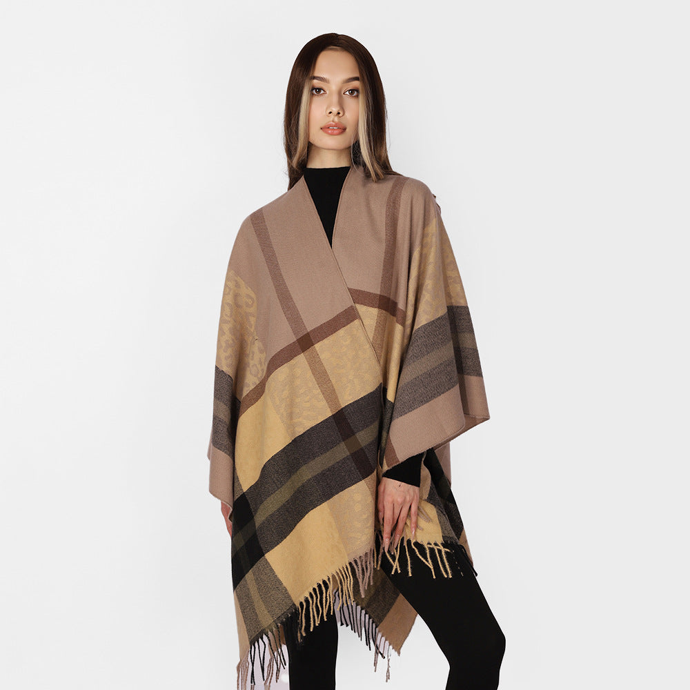 Women's Oversized Poncho with Fringes and Check Pattern Mune Fashion