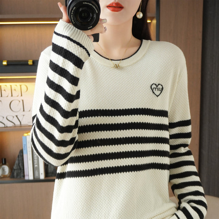 Women Oversize Knitted Sweater with Honeycomb Structure, Contrasting Stripes and Subtle Heart Logo Mune Fashion