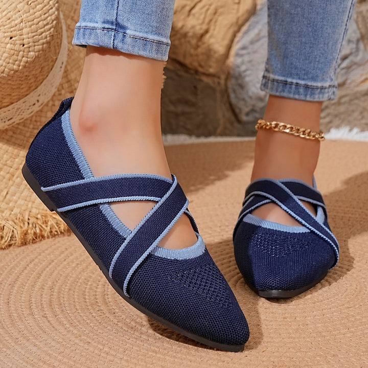 Women's woven lace slippers with decorative bow and padded comfort footbed Mune Fashion