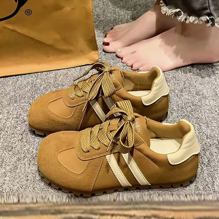 Women Retro-Inspired Suede Sneakers with Sporty Profile Mune Fashion