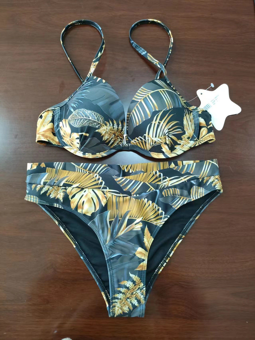 Women’s bikini set with stylish plant pattern Mune Fashion