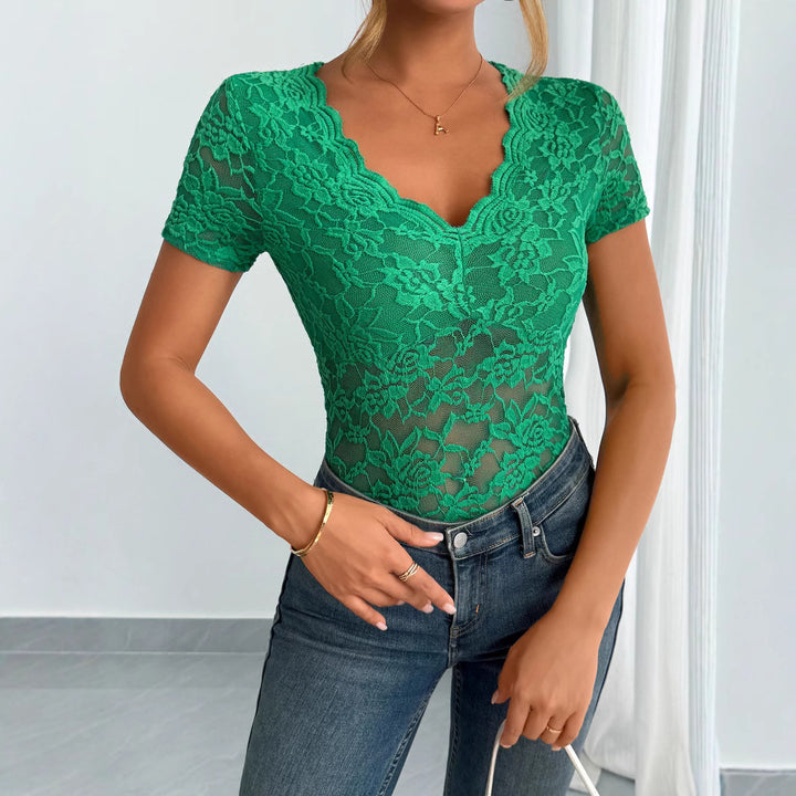 Women's patterned lace body with curved V-neckline and short sleeves Mune Fashion