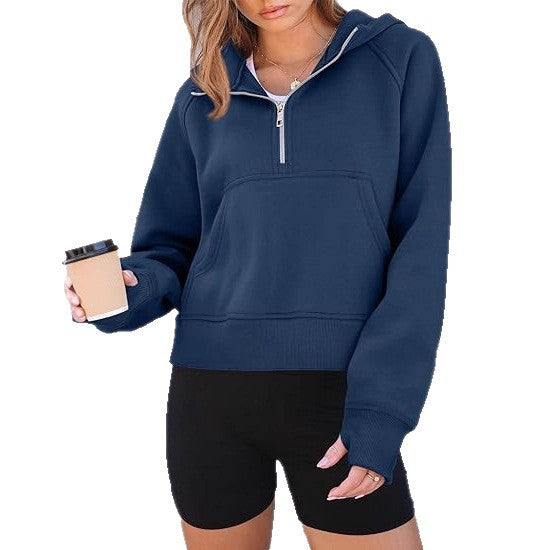 Women’s short-cut hooded sweatshirt with half zip and kangaroo pocket Drune