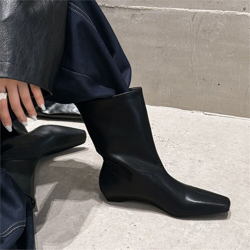 Women mid-cut suede boots with pointed toe shape and flat wedge sole Mune Fashion