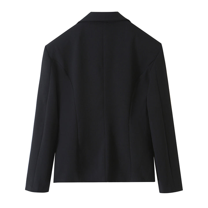 Women Tailored Short Blazer with Decorative Metal Button and Flap Pockets Mune Fashion