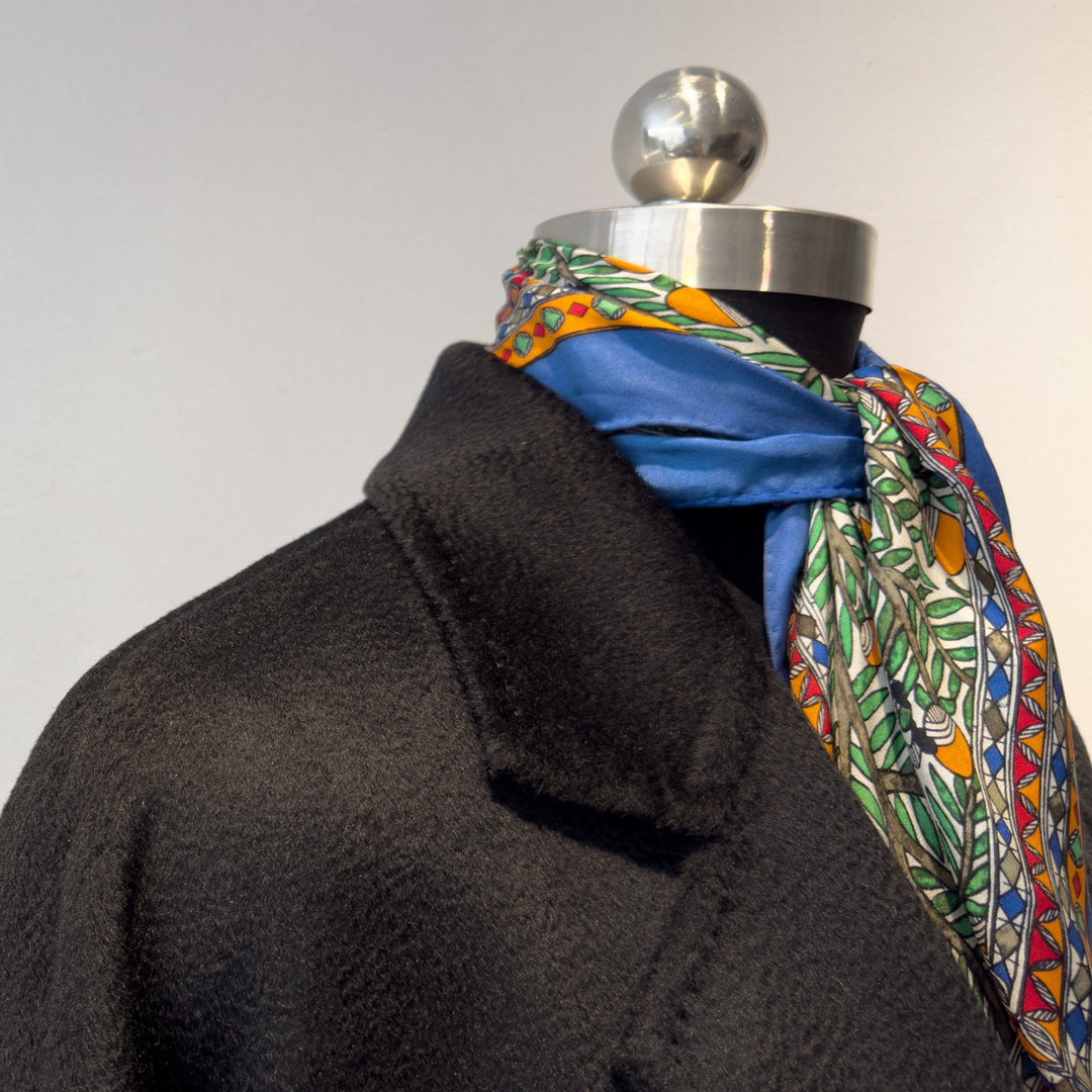 Women's Sophisticated Textured Fabric Scarf Mune Fashion