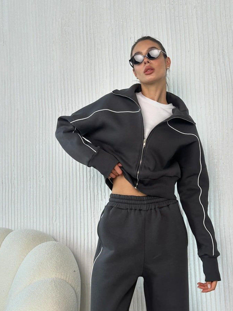 Women's two-piece sport loungewear set with stand-up collar and contrast piping Mune Fashion