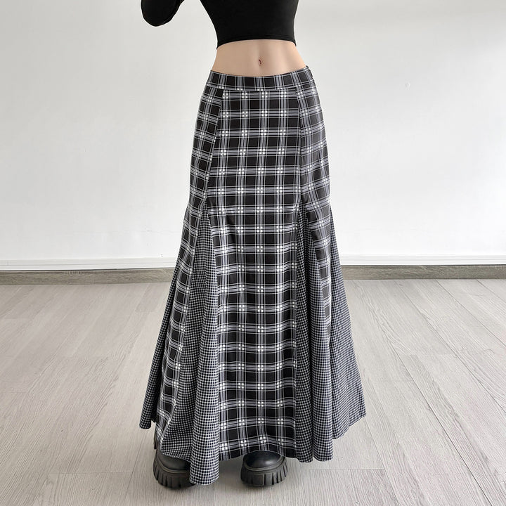 Women's maxi skirt with tailored fit, contrasting check panels and flared godet silhouette Mune Fashion