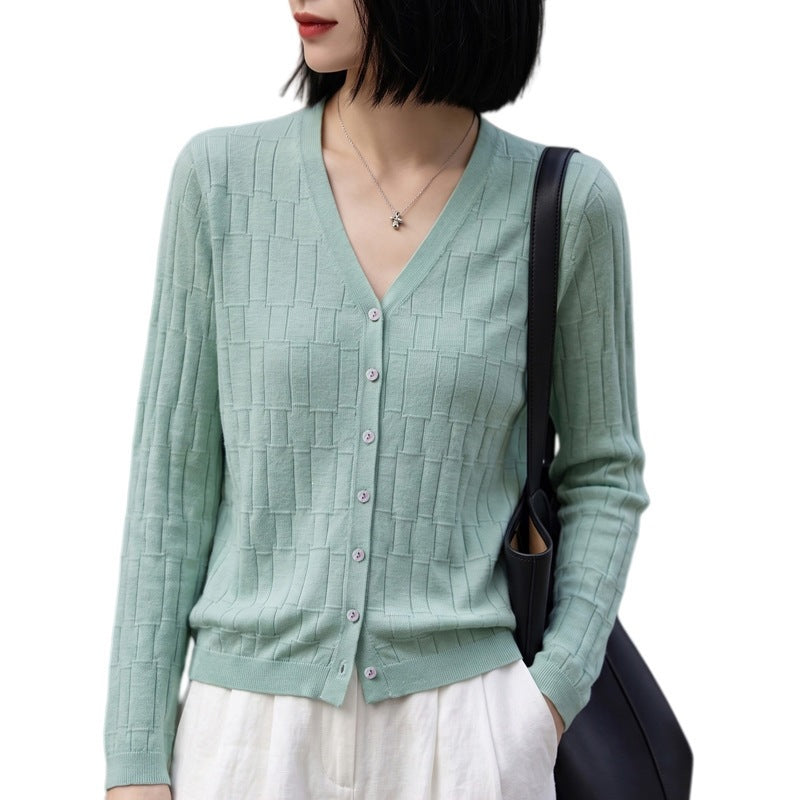 Ladies V-neck fine knit cardigan with structured block design and continuous button placket Mune Fashion