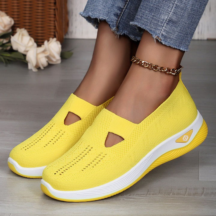 Women's lightweight breathable slip-on sneakers with elastic knit upper and orthopedic comfort sole Mune Fashion